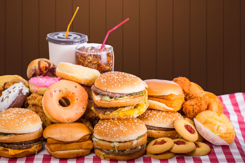 SHR # 2194 :: SFH: Is Junk-food Advertising to Blame for Childhood Obesity + Is Social Media Influencing Evolution in a Negative Way ::