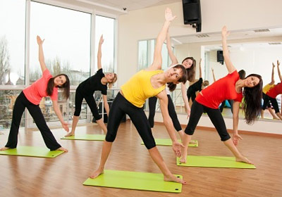 women doing aerobic exercises